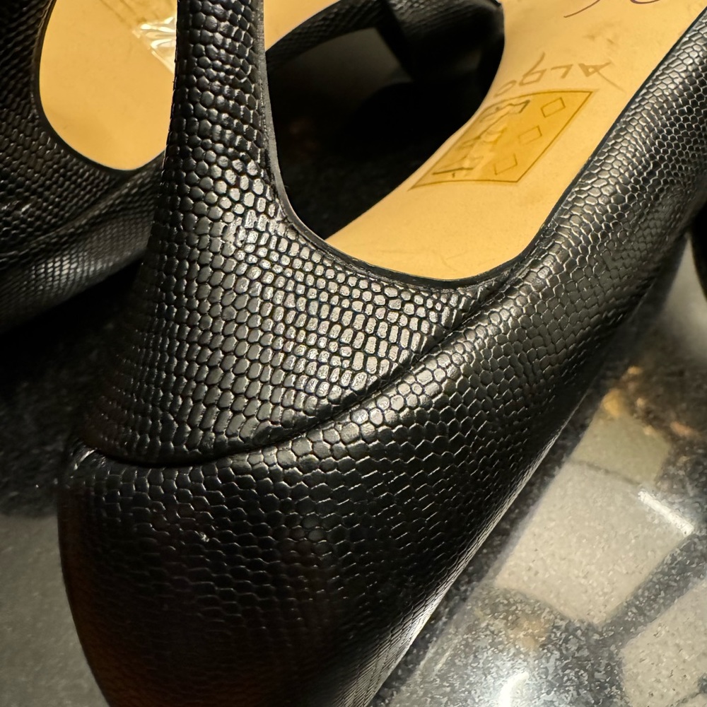 ! ALDO heels Women's Pumps - Black - Size 8 - - Picture 7 of 8